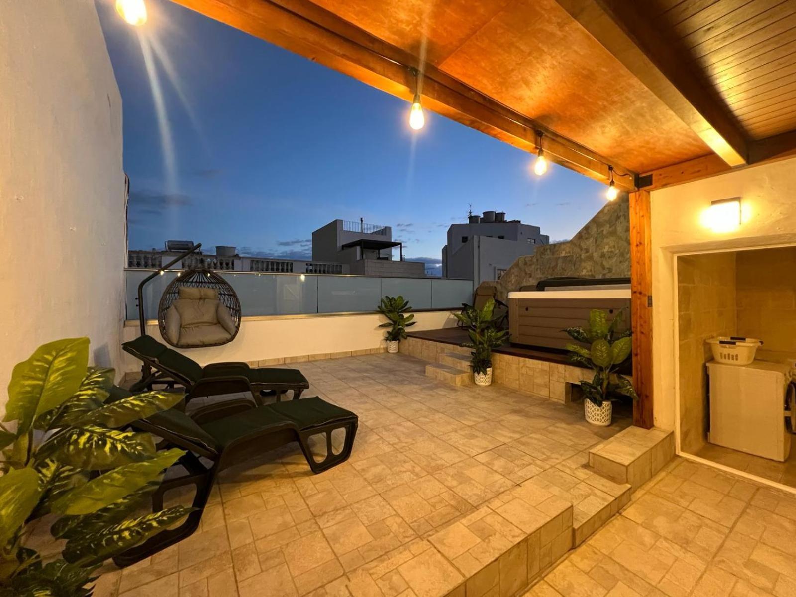 Sliema Luxury House Villa ภายนอก รูปภาพ