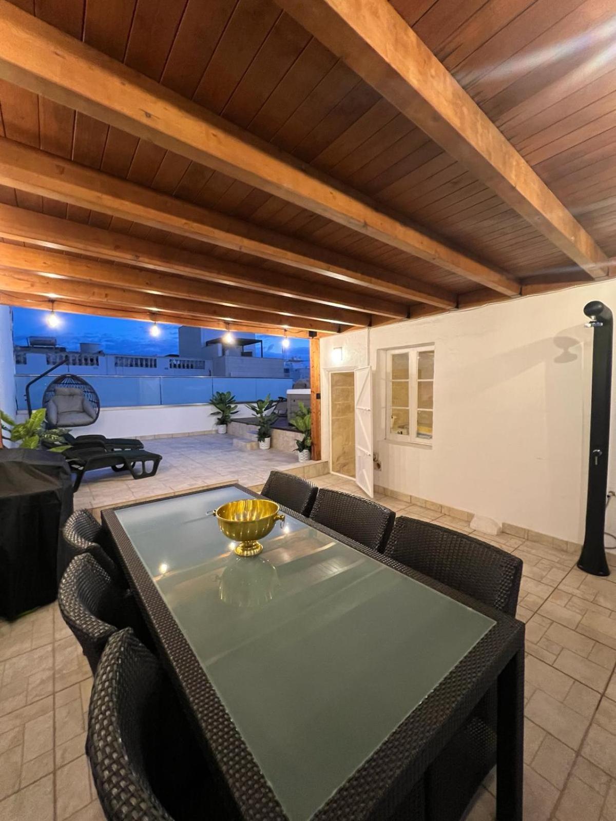 Sliema Luxury House Villa ภายนอก รูปภาพ