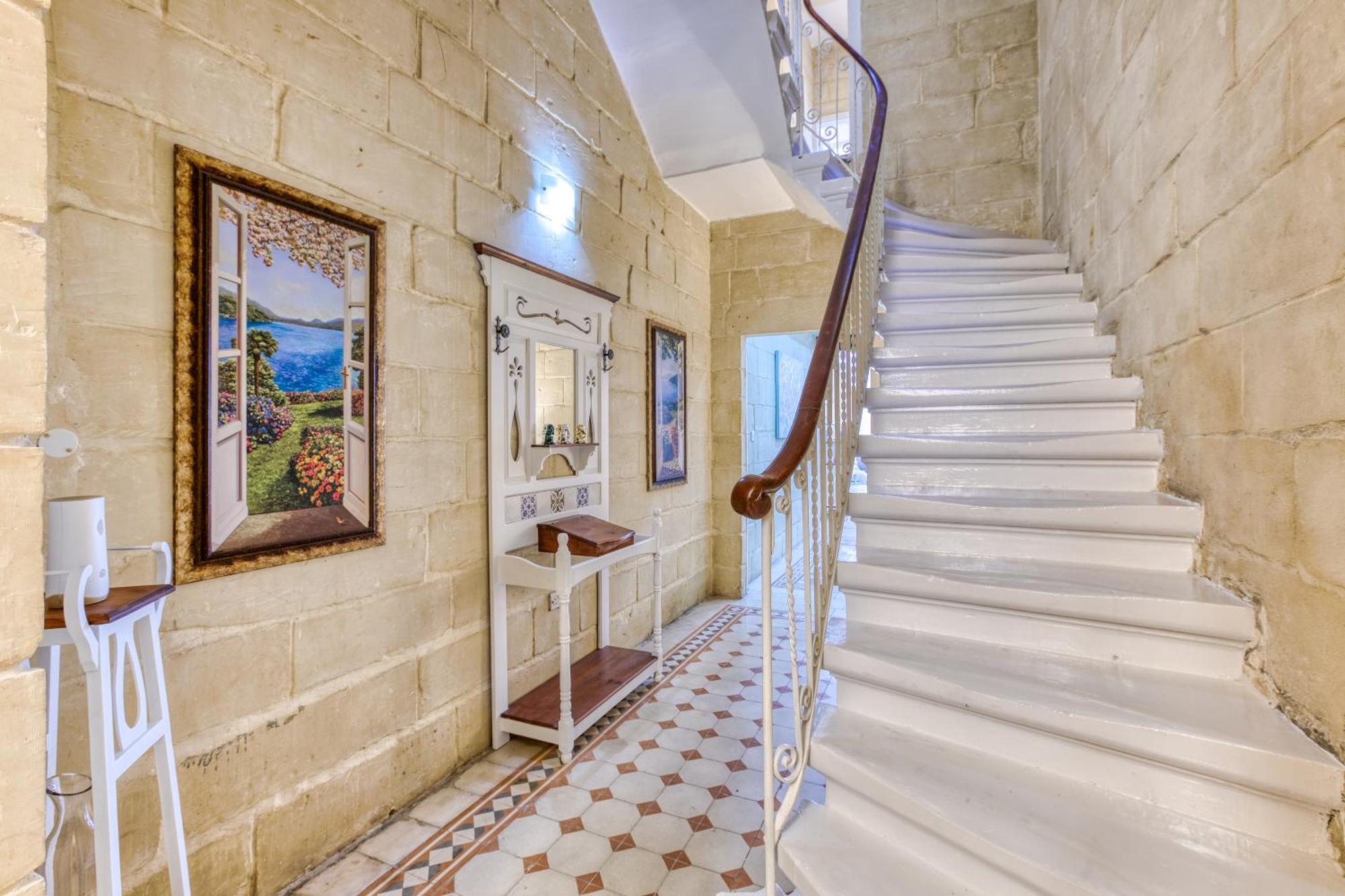 Sliema Luxury House Villa ภายนอก รูปภาพ